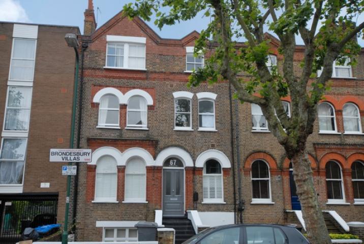 			2 Bedroom, 1 bath, 1 reception Flat			 Brondesbury Villas, QUEENS PARK
